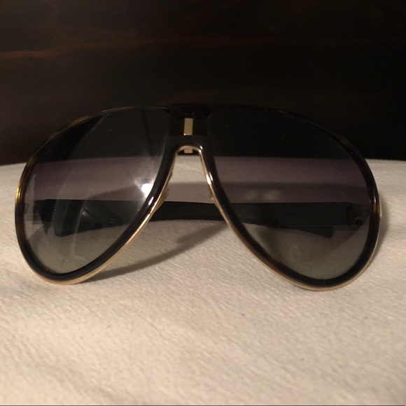 Gucci Accessories - ⭐️ONE DAY SALE⭐️Authentic Gucci sunglasses